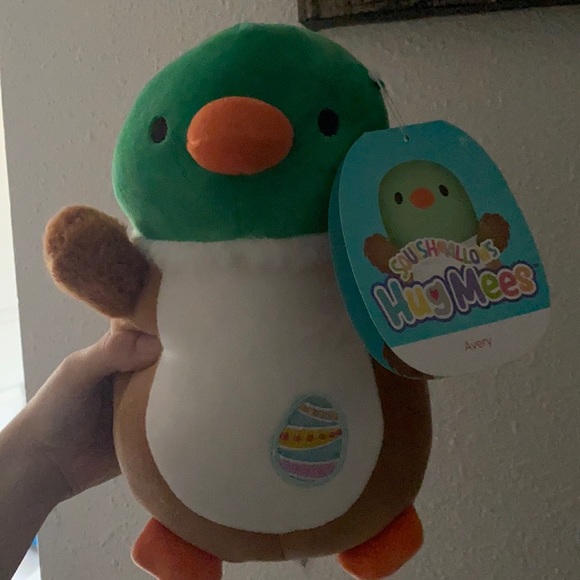 Squishmallows Accessories - COPY - Avery hug mee